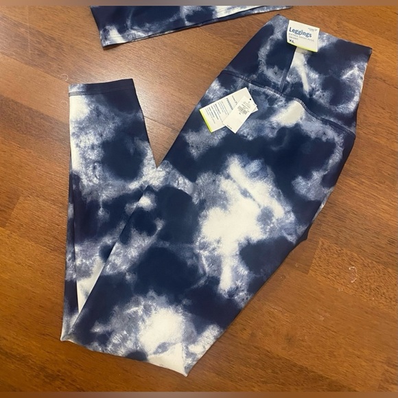 Old Navy Active Leggings Navy Blue and White – Extra High Rise - Picture 4 of 6